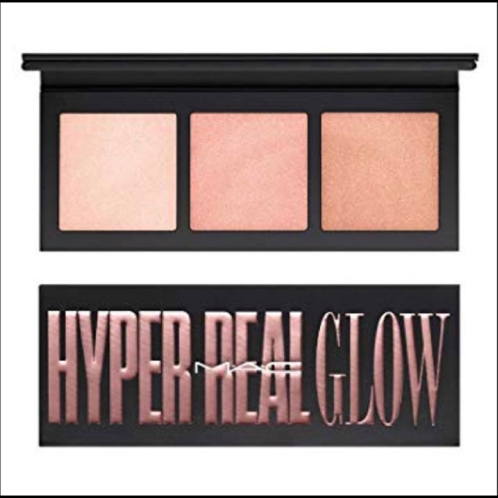 442. Mac hyper real glow highlighter palette - Picture 1 of 7